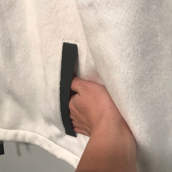 Fila White Fleece Synchilla Jacket XS - Picture 3 of 8